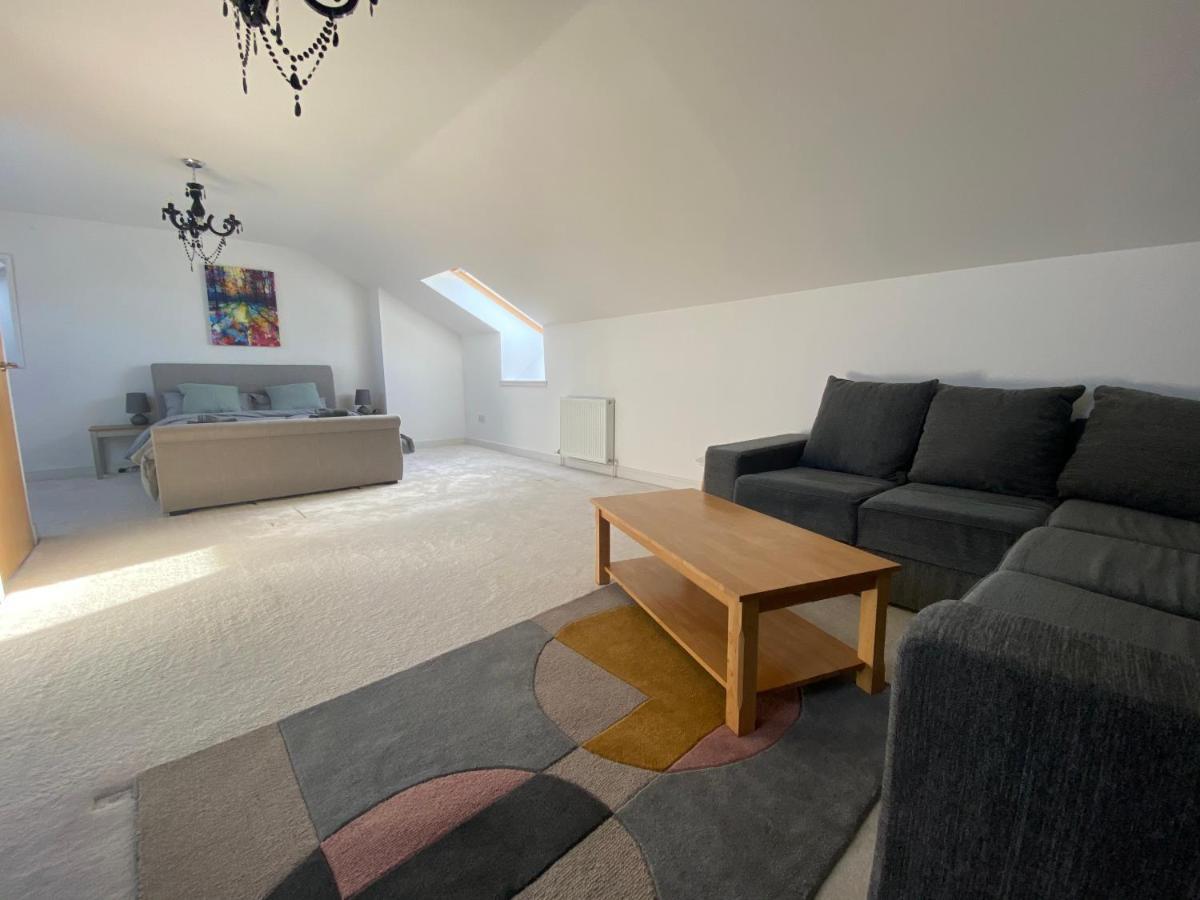 The Duplex Nairn- Spacious 3 Bedroom With Sunny Balcony Екстериор снимка