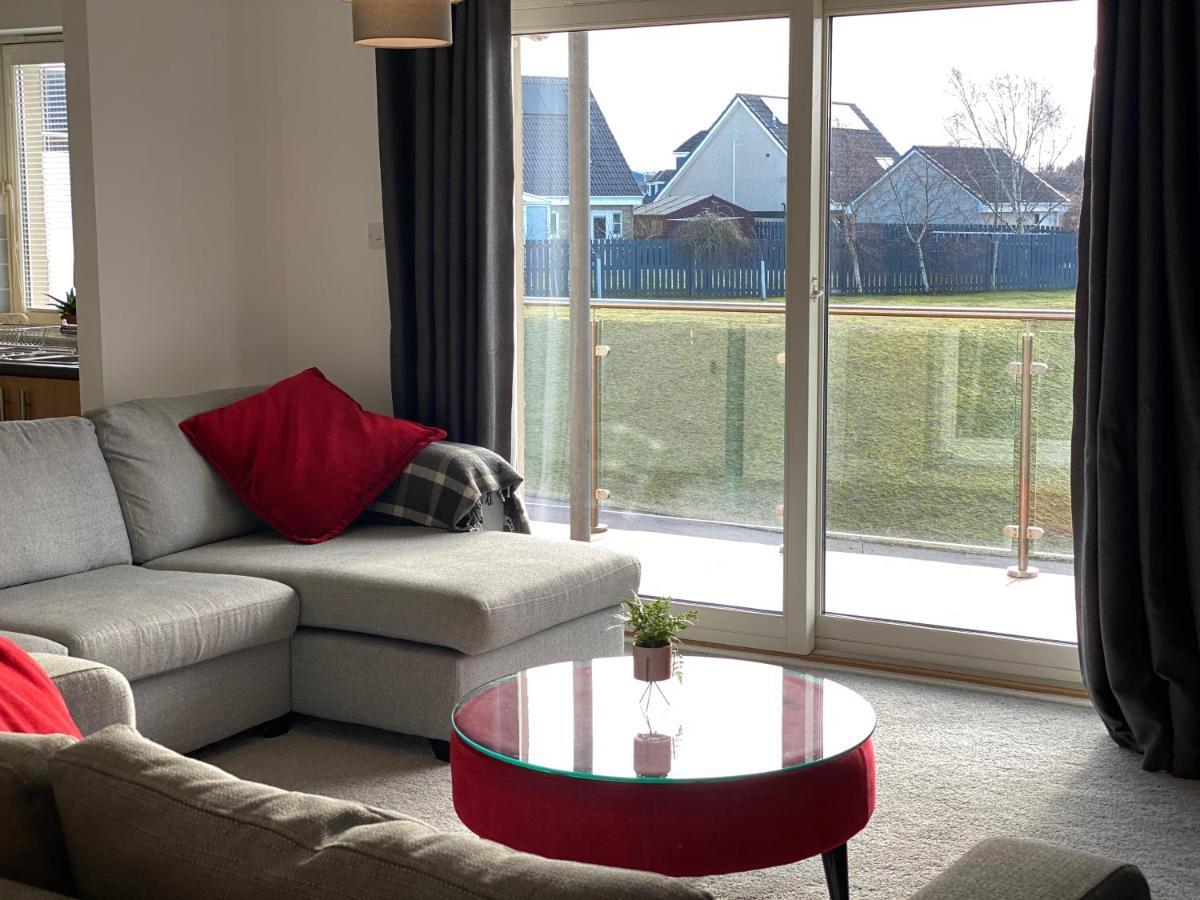 The Duplex Nairn- Spacious 3 Bedroom With Sunny Balcony Екстериор снимка