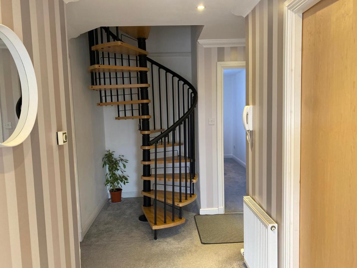 The Duplex Nairn- Spacious 3 Bedroom With Sunny Balcony Екстериор снимка