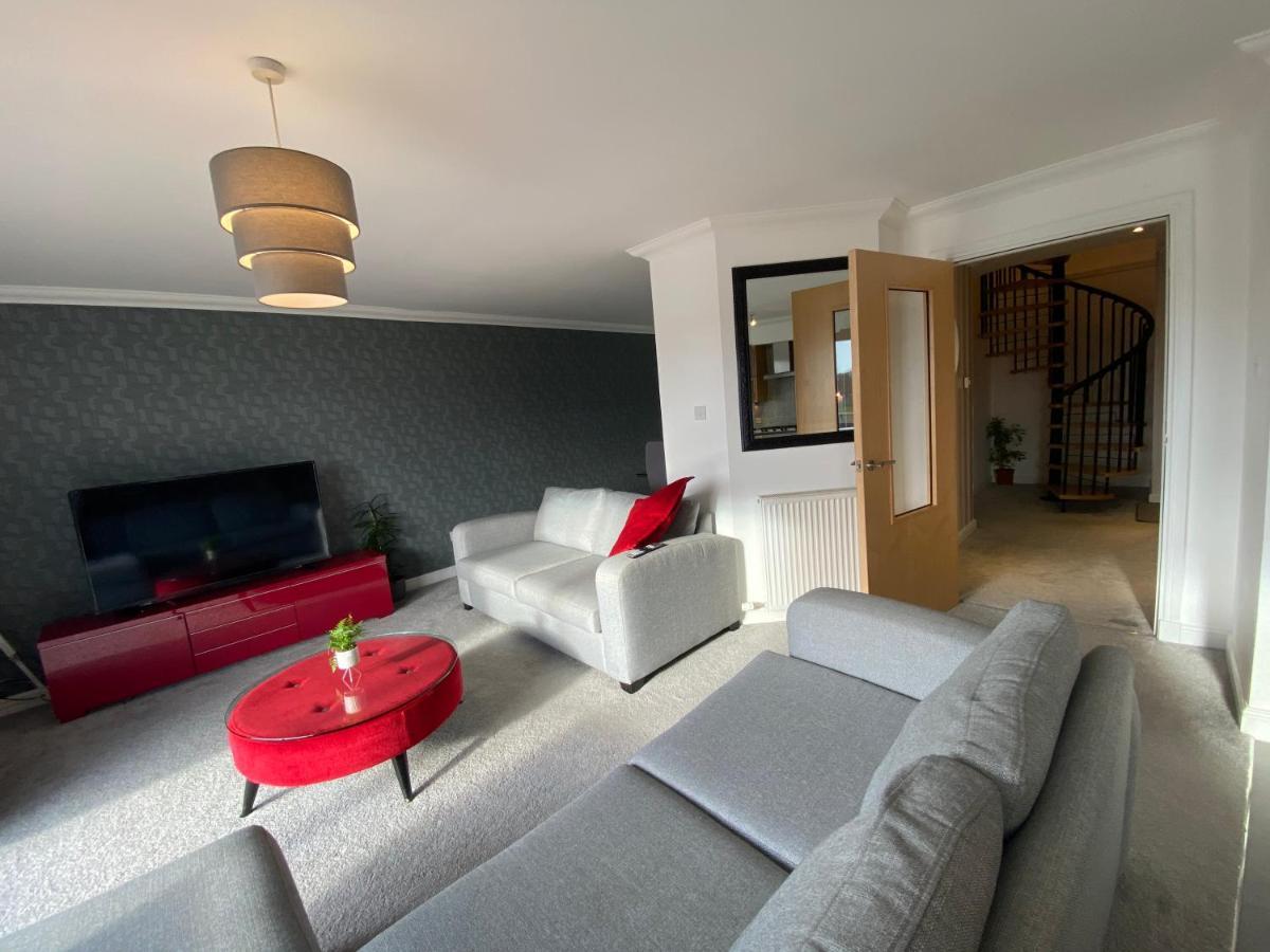 The Duplex Nairn- Spacious 3 Bedroom With Sunny Balcony Екстериор снимка
